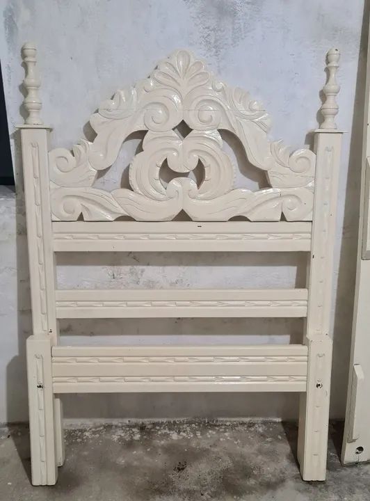 Cama solteiro de madeira maciça de cerejeira