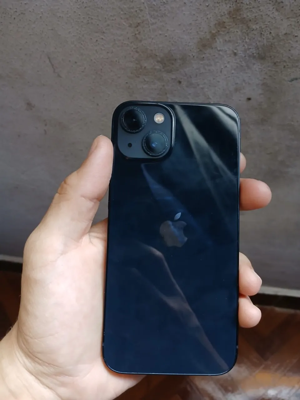 iPhone 13 com o carregador original fica 2,800