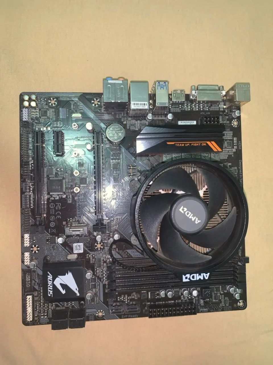 Placa-mãe Gigabyte Aorus B450M é processador ryzen5 faço separado  - Foto 3