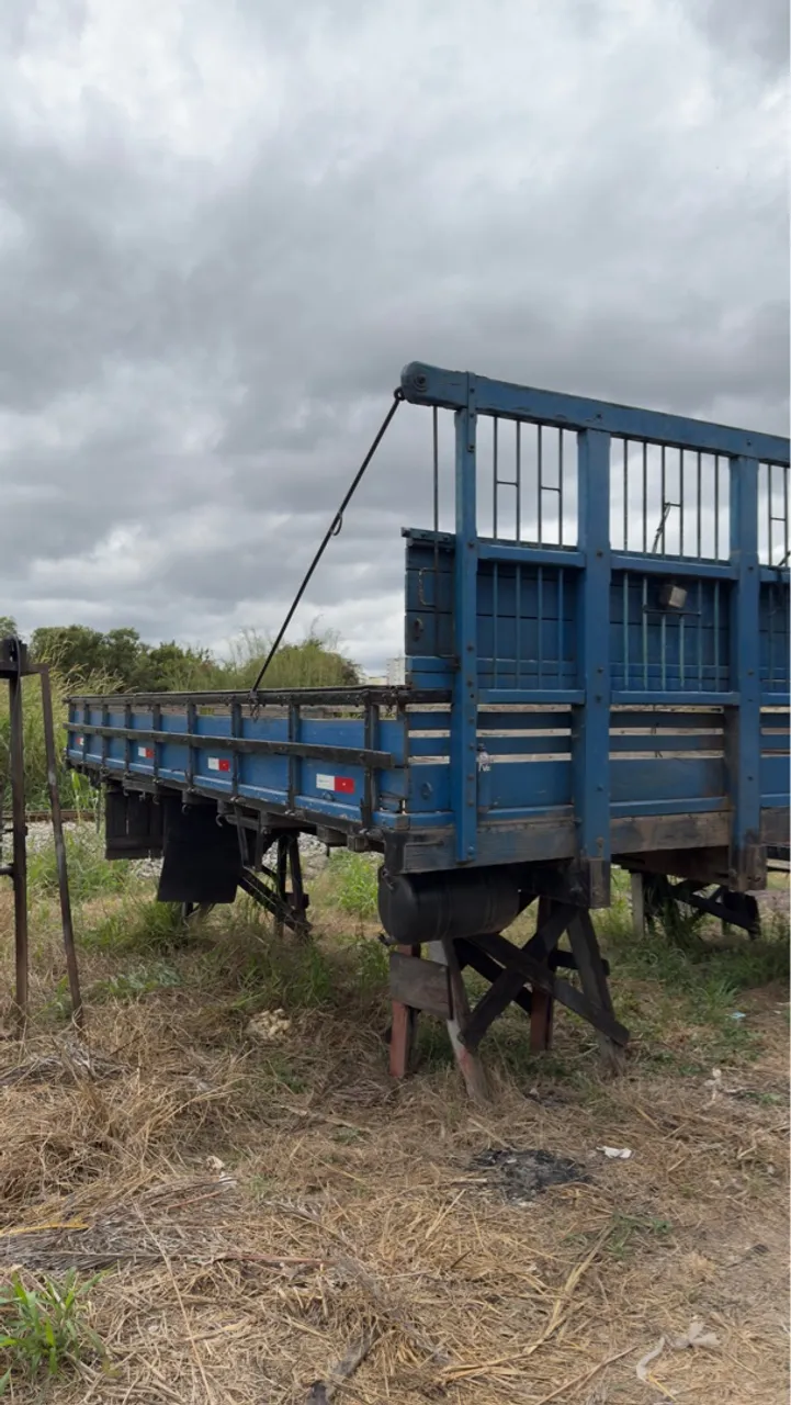 Carroceria de Madeira 5,50m - R$ 5.000,00 - Aceito troca