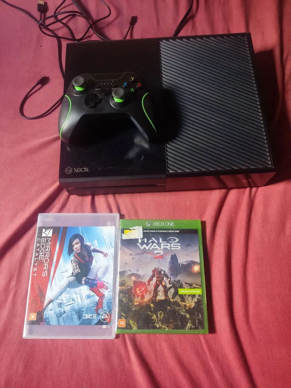Xbox One c/ 3 jogos e controle. 