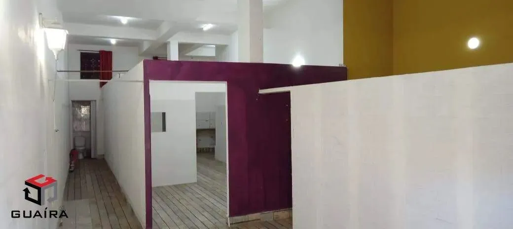 Prédio à venda com 2 salões e 19 kitnet já com inquilinos, para investidor Utinga - Santo