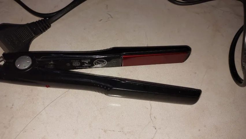 Mini Chapinha/Prancha Cerâmica Super Mini 200c Bivolt - Foto 2