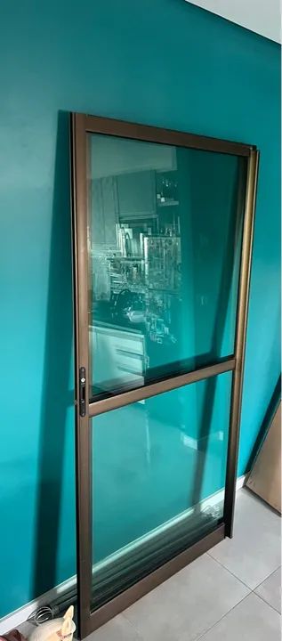 2 Portas de vidro e alumínio - Moderna e elegante!