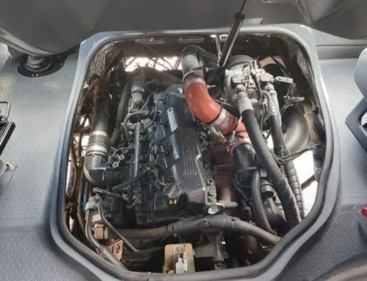 Micro Ônibus Rodoviário Volare W9 - Ano 2014 - Foto 7