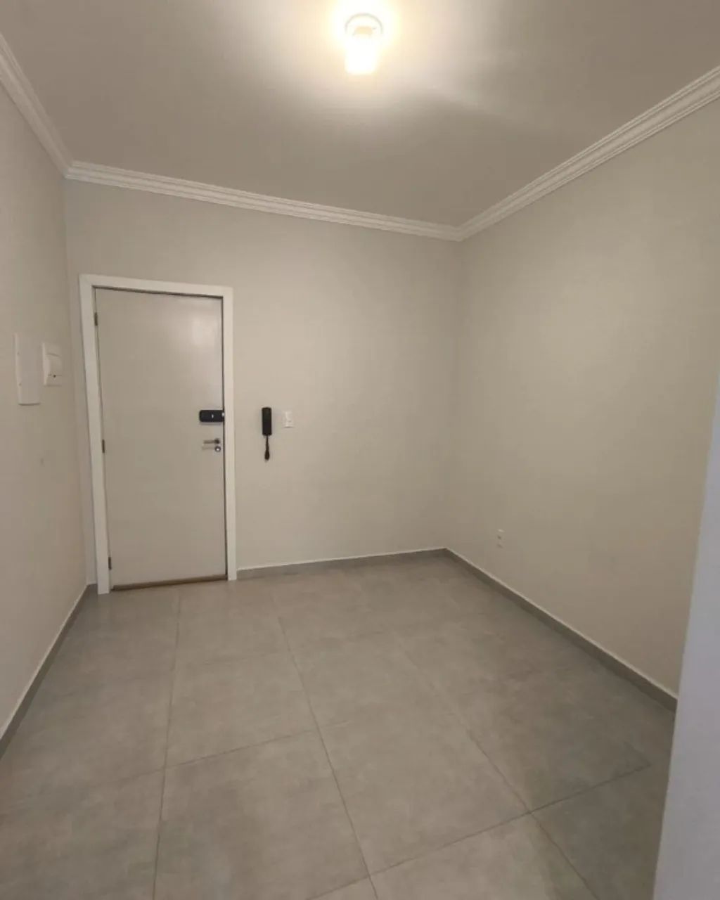 Studio semi mobiliado com sacada e garagem - Ribeirão da Ilha - Foto 2