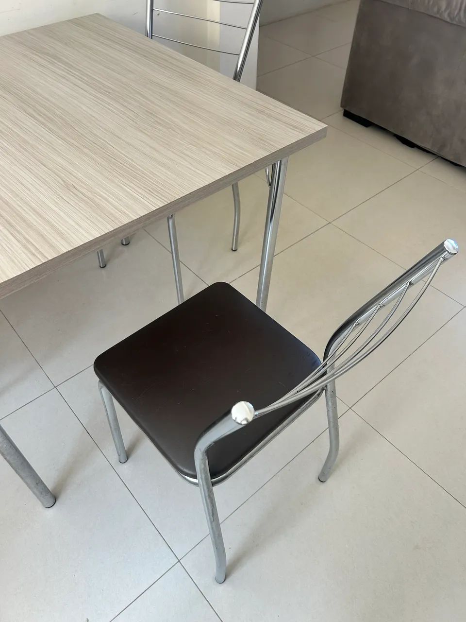 Mesa com 4 cadeiras - Foto 2