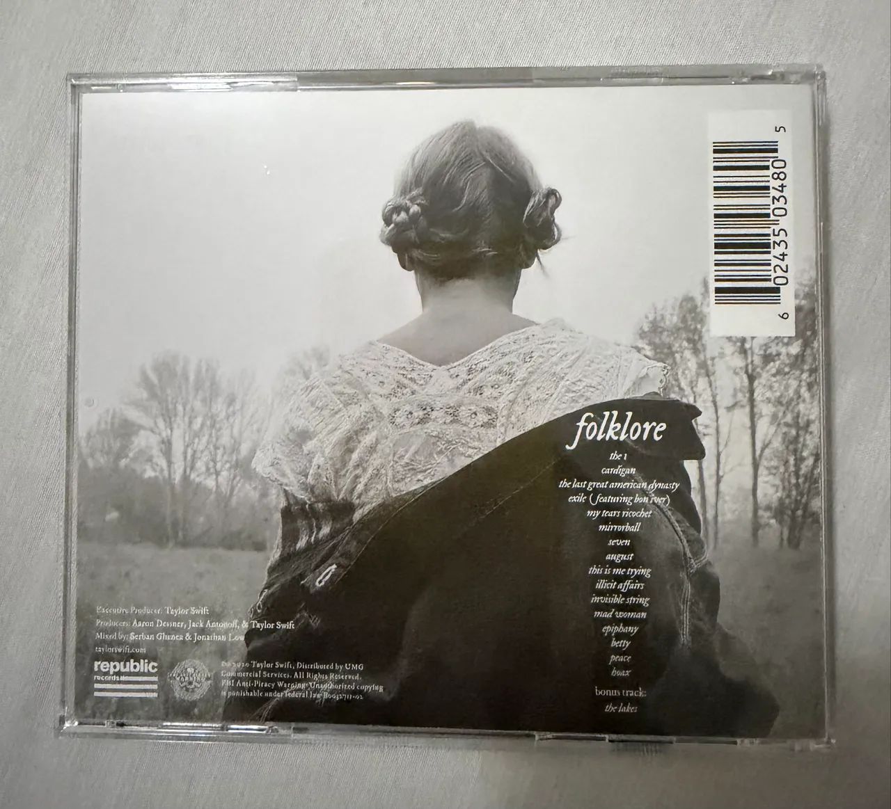 folklore Taylor Swift autografado com coração - Foto 2