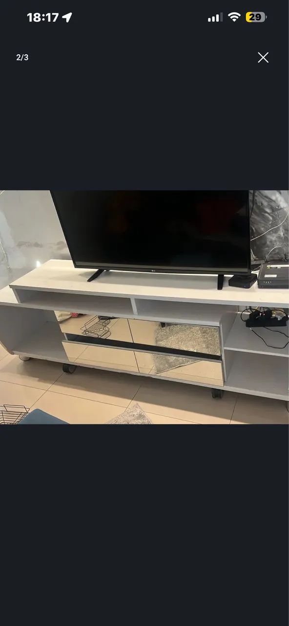 2-Meter White Mirrored Rack