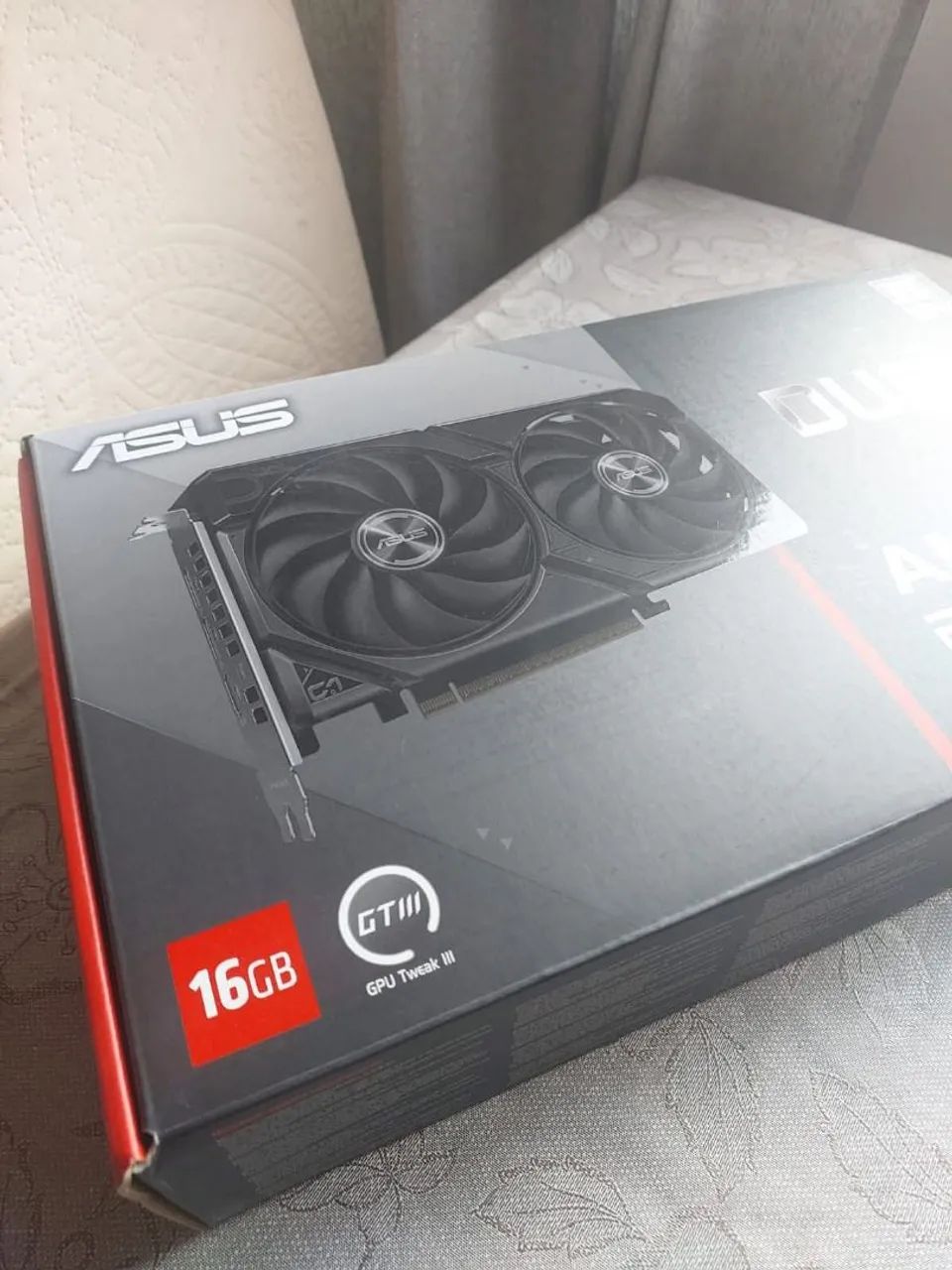 Rx 9060 xt 16GB asus  - Foto 4
