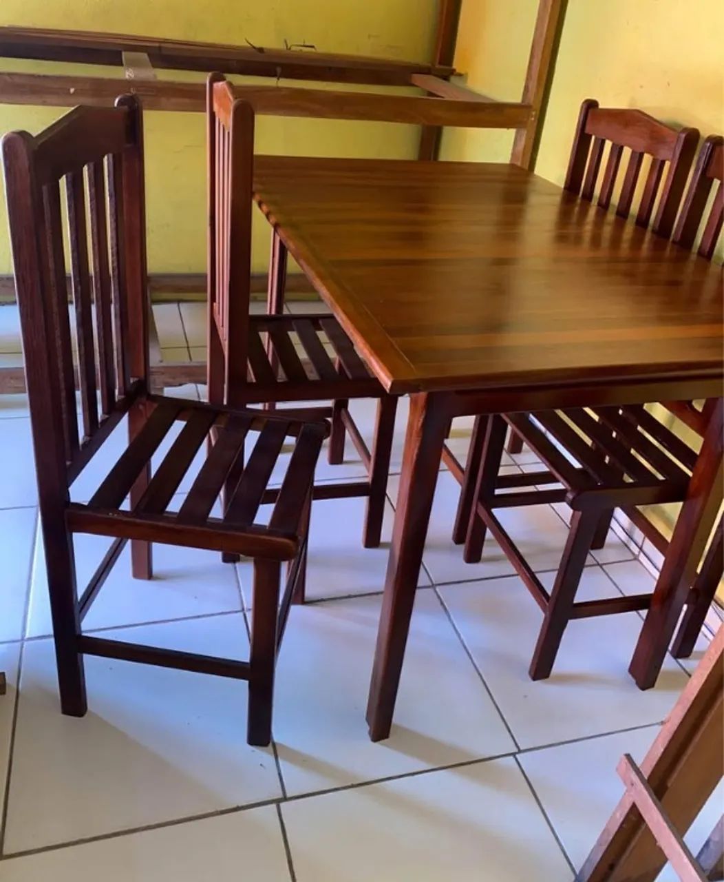 Conjunto de mesa e cadeiras - Foto 2