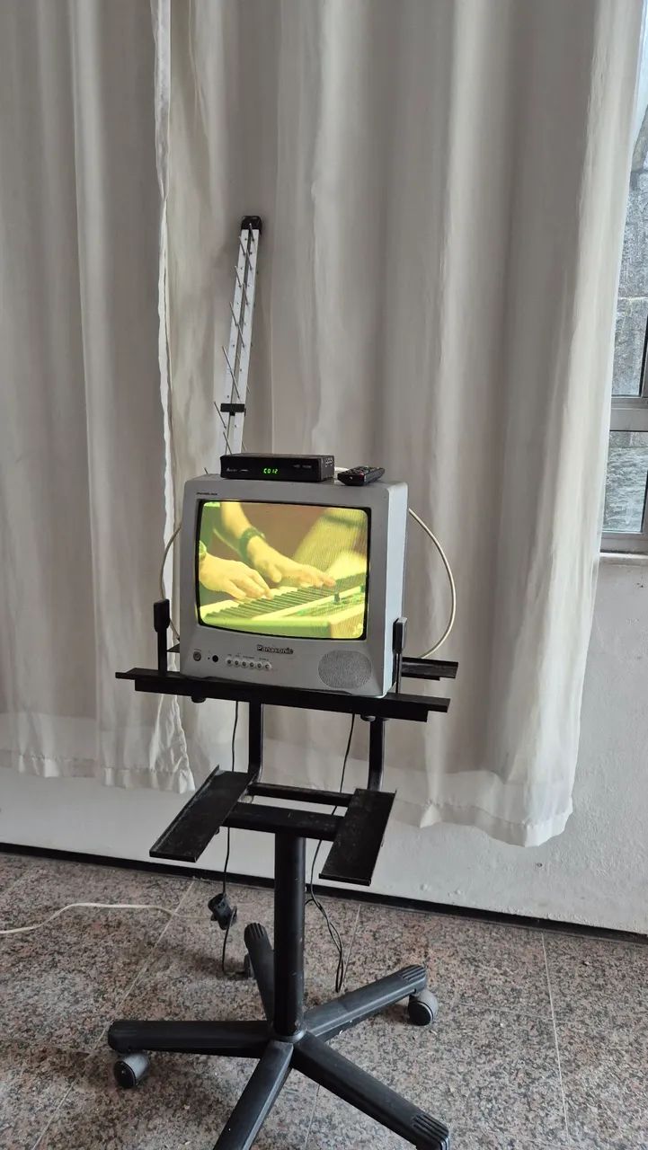 Vendo TV Panasonic 14 polegadas estado de nova R$199,00. - Foto 3