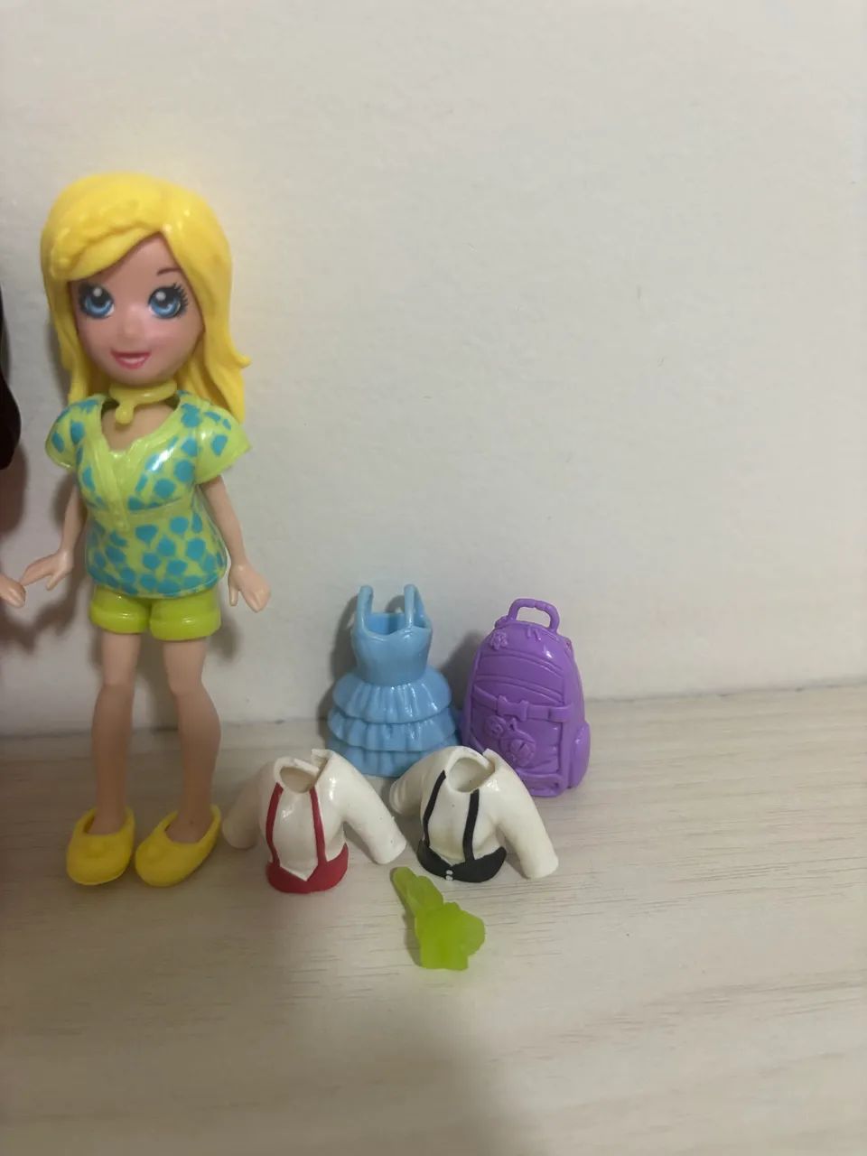 Kit 3 Pollys + roupas - Foto 4
