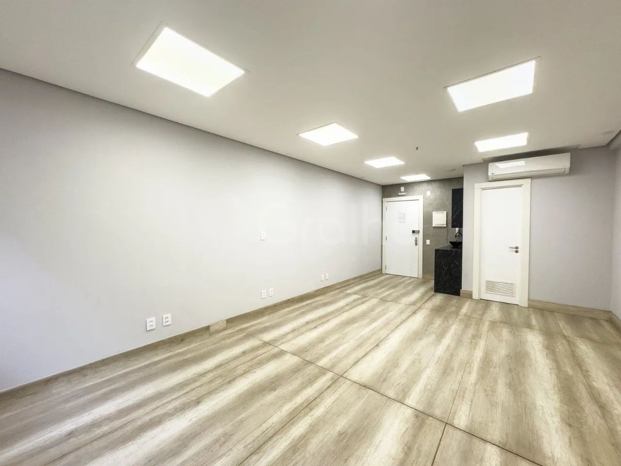 Sala Comercial de 34 m² no Saco Grandre - Foto 5