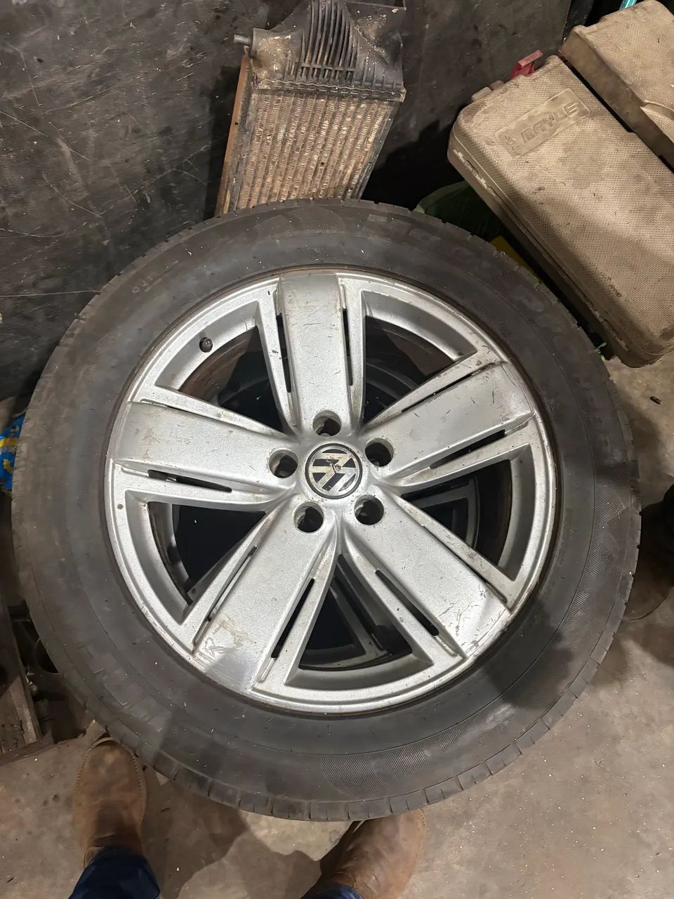 Kit de rodas e pneus aro 19 usado 
