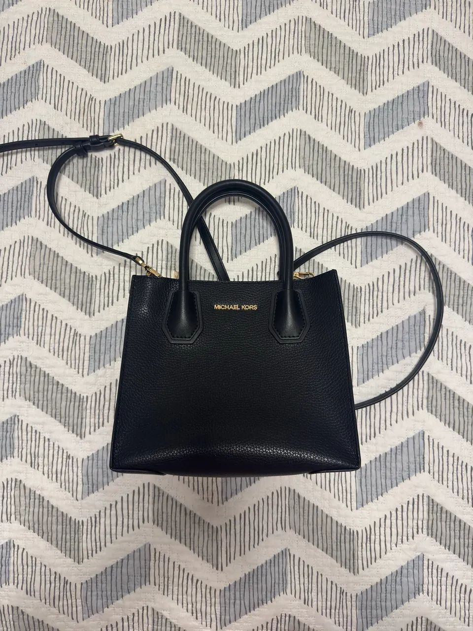 Bolsa Michael kors em couro preta  - Foto 2