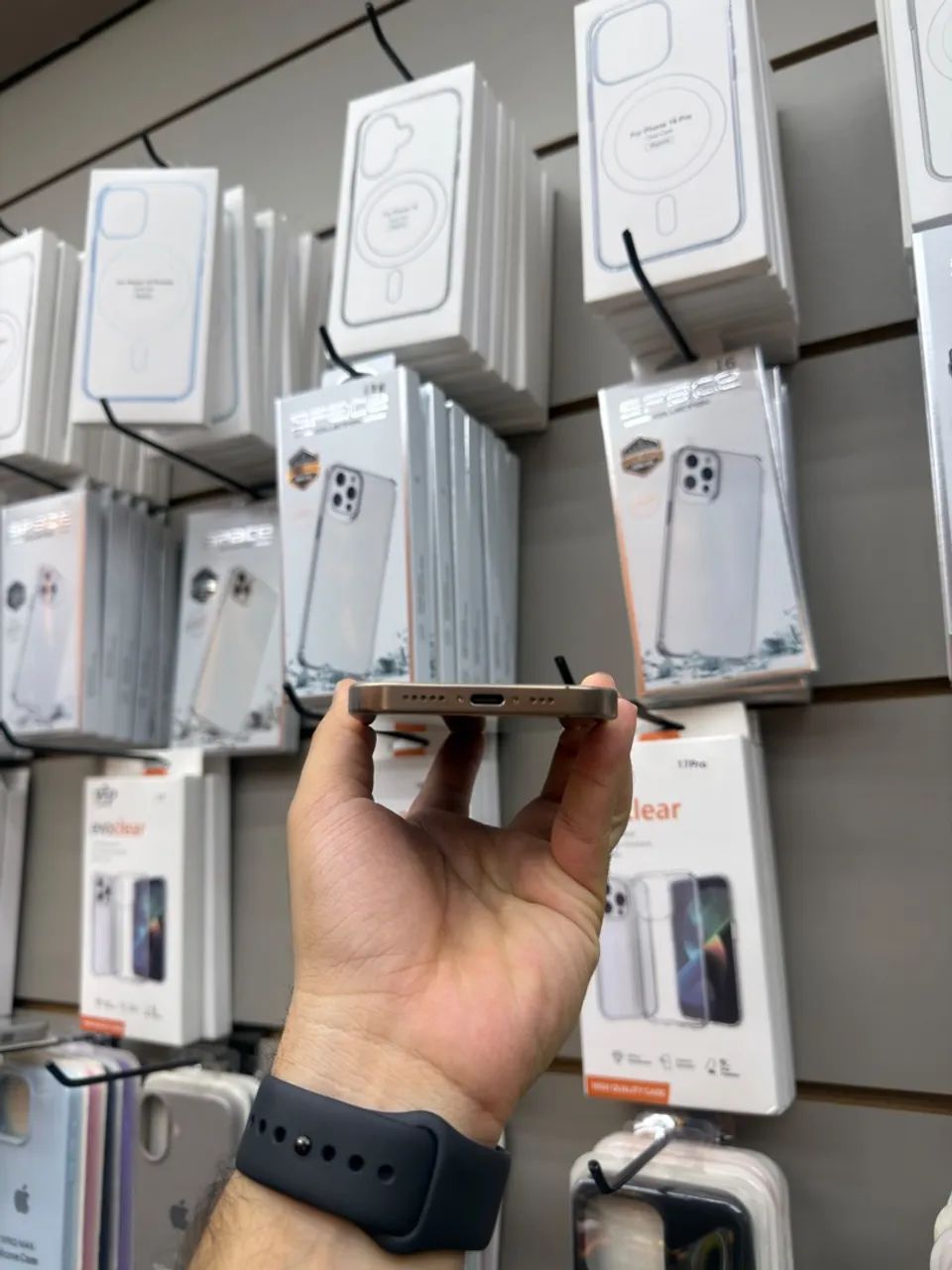 iPhone 16 Pro 256GB Seminovo  - Foto 2