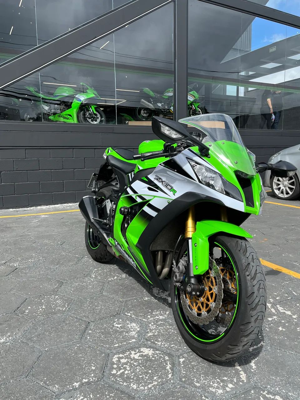Kawasaki Zx-10/ Zx-10r 1000cc 2015 - 1490177611 | OLX