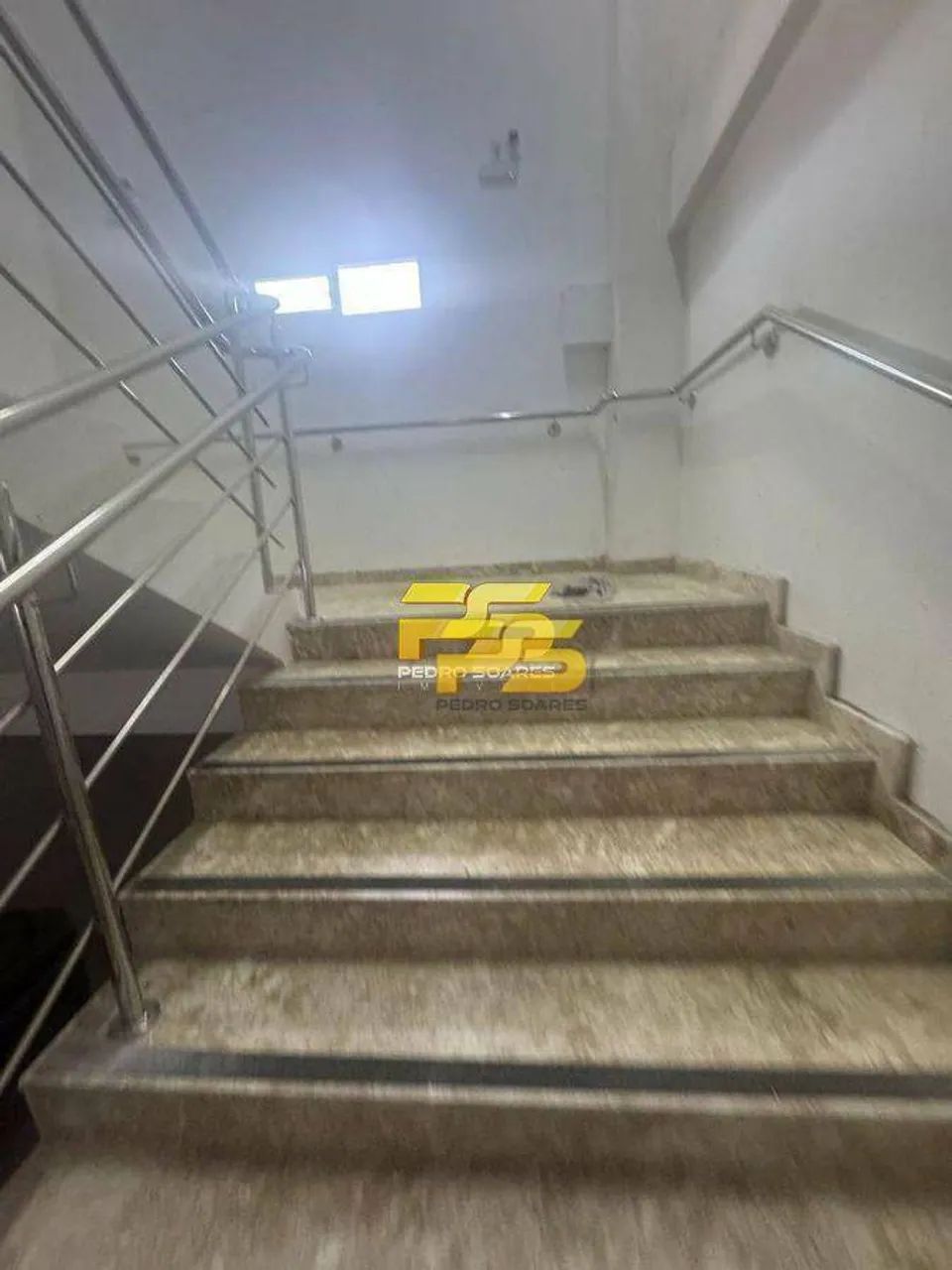 Alugo Prédio Comercial no Centro da Cidade com 1000m de Área Privativa - Foto 3