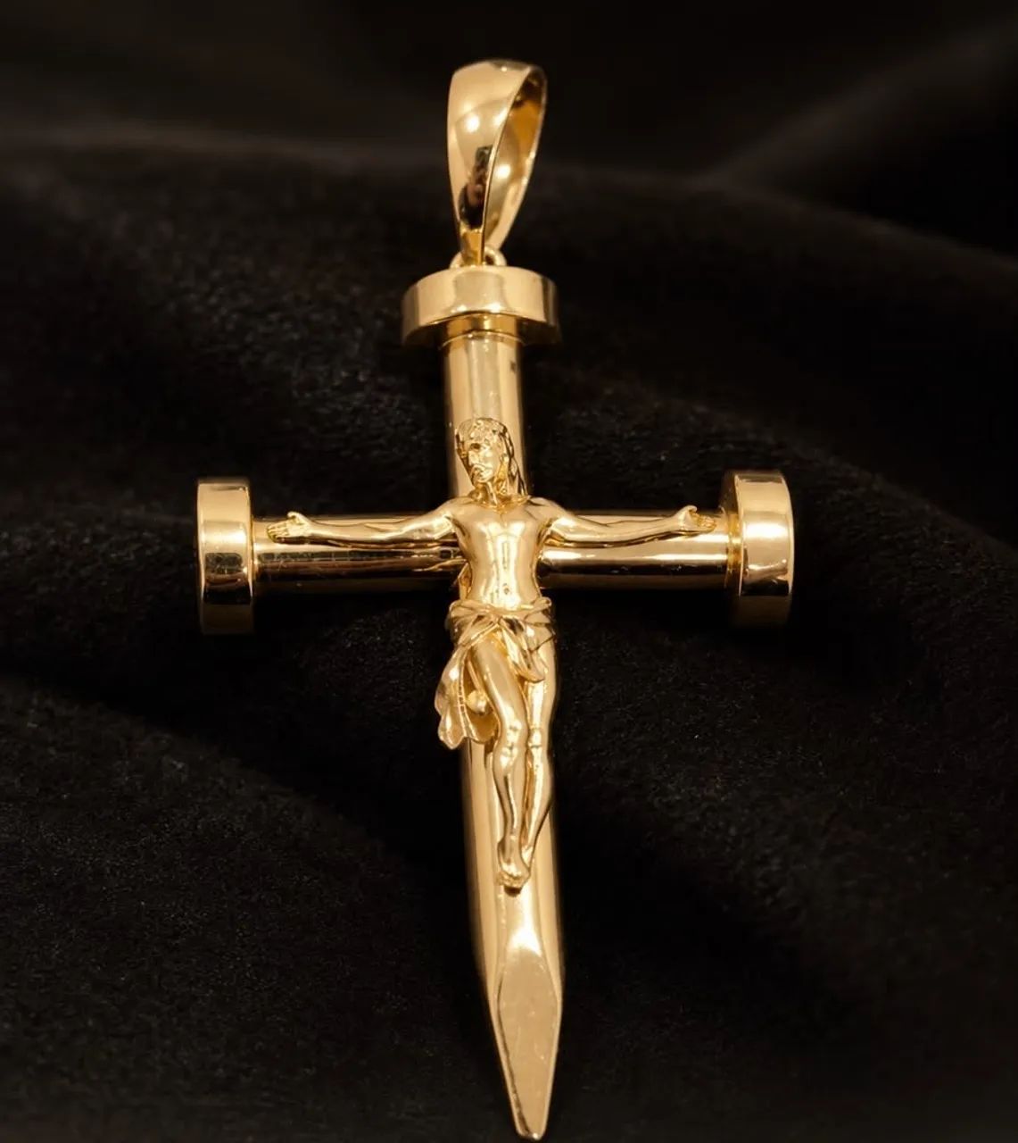 Crucifixo Prego em Ouro 18k 750