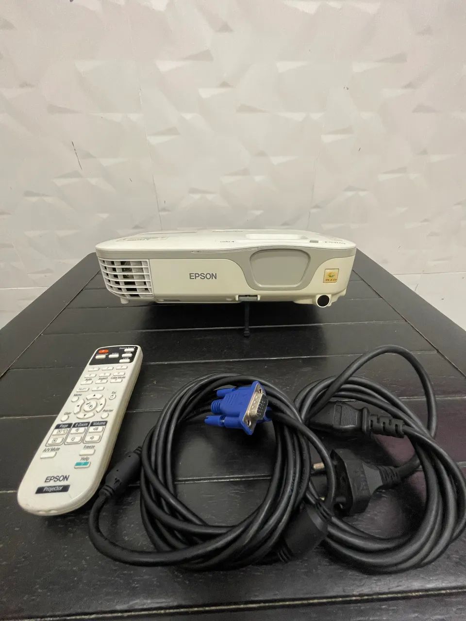 Projetor Epson X14 em ótimas condições 