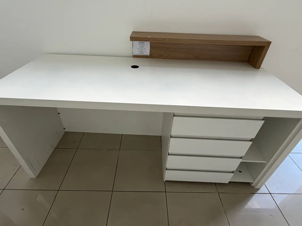 Mesa de recepção lindíssima branca e marfim.  - Foto 4