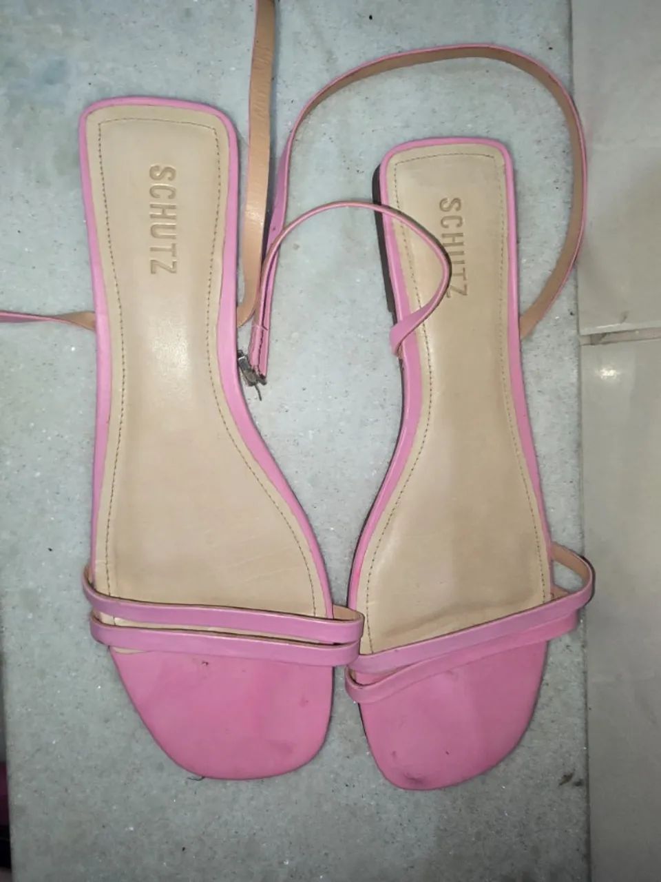 Sandália rasteira Schutz rosa tamanho 40 - Foto 2