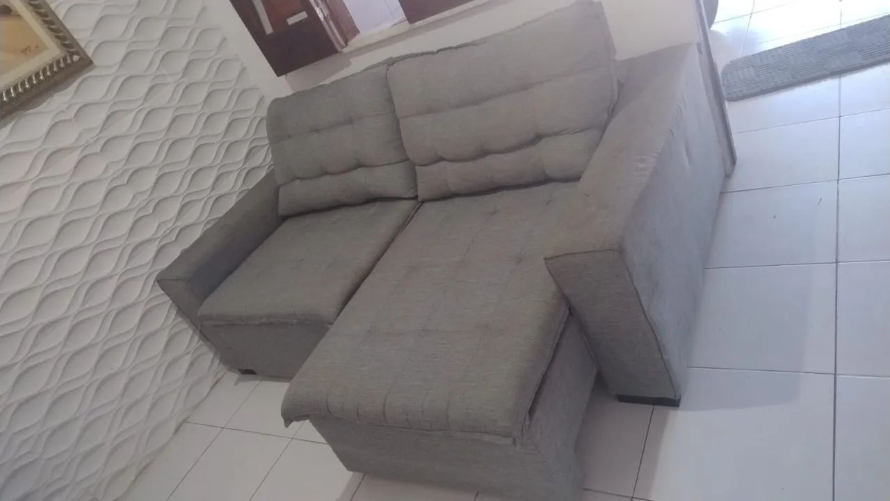 Sofá retrátil cinza - Foto 2
