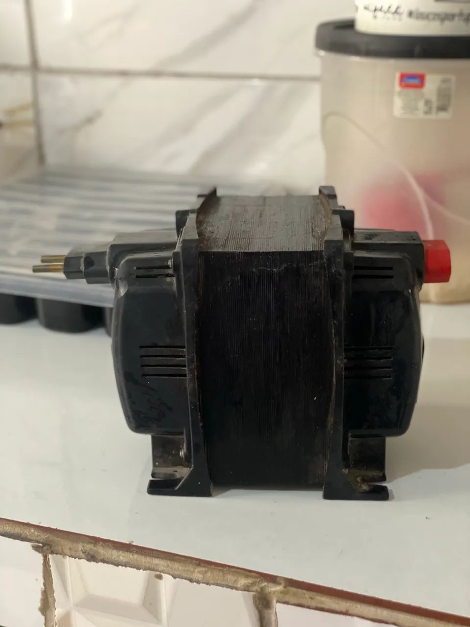 Autotransformador Artlux (127V/220V) Bivolt - 50/60Hz. Usado, ótimo estado! R$130 2