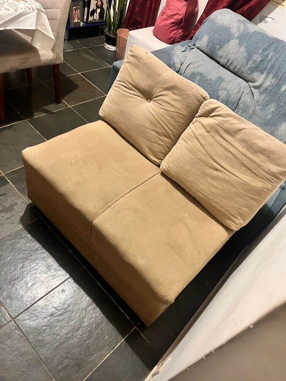 Sofá dois lugares com almofadas439340762620252161