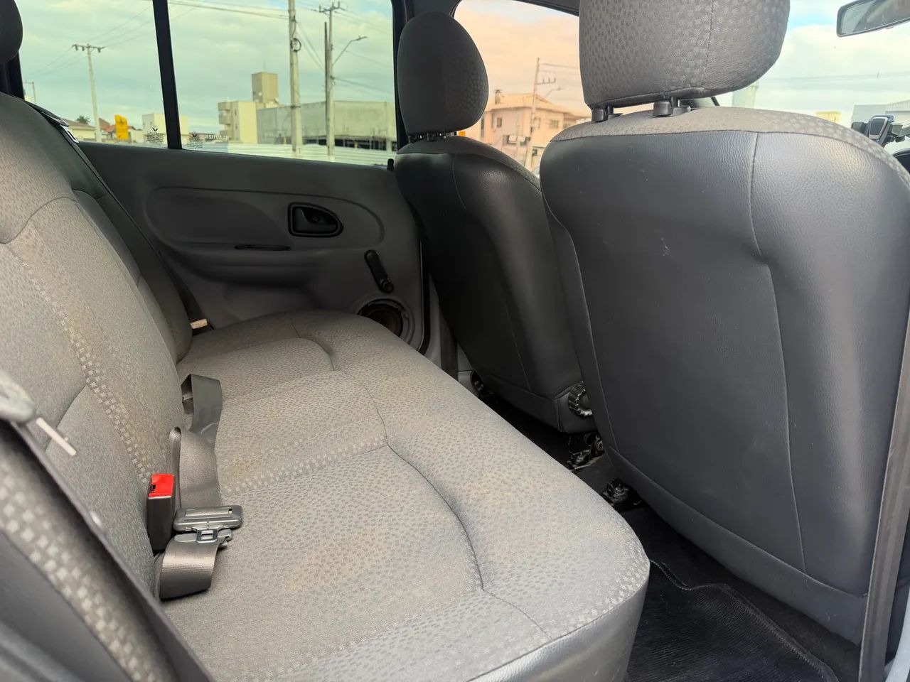 Renault Clio Hi-flex 1.0 16V 5P 2011 - Foto 2