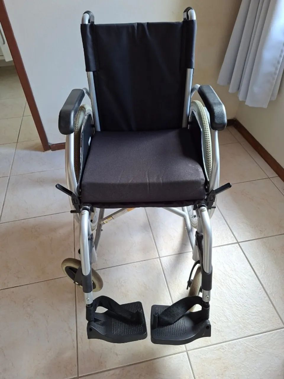 Cadeira de Rodas CDS Confort em Alumínio - assento aprox. 42 cm - Foto 4