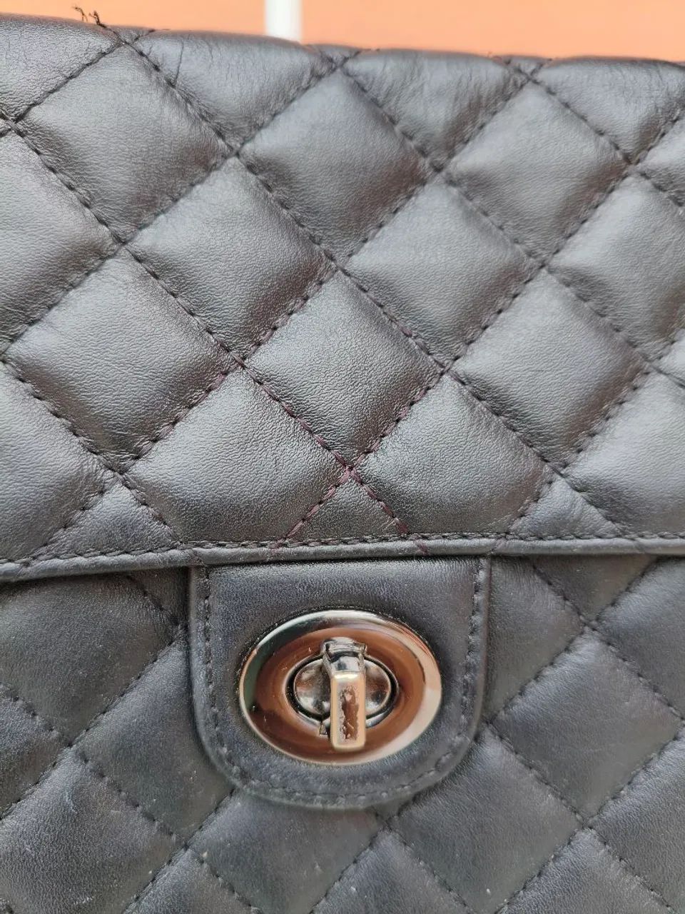 bolsa de couro legítimo tuqi.tá matelasse preto alça corrente - Foto 3