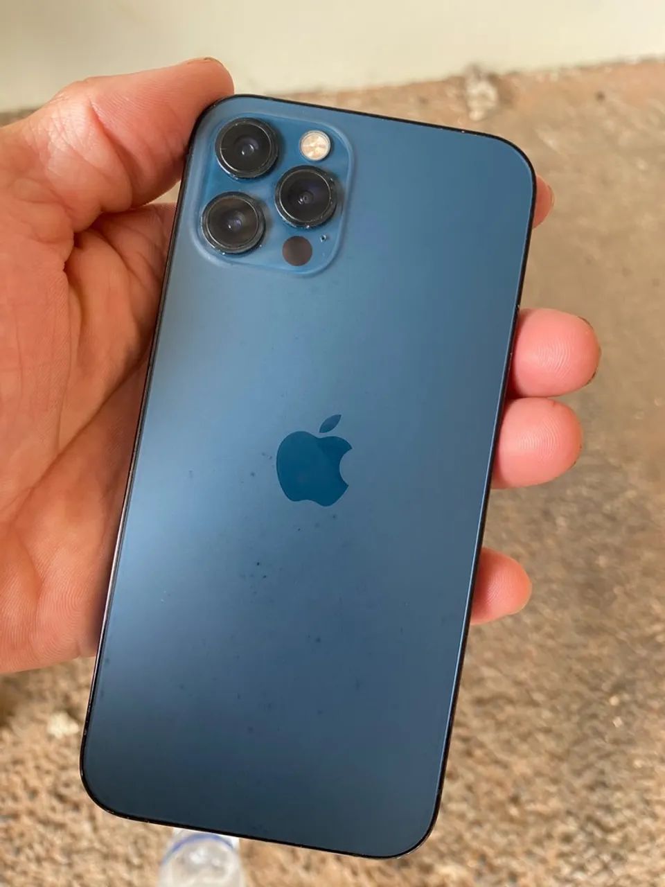 Vendo iPhone 12pro 256GB com 75% de bateria 