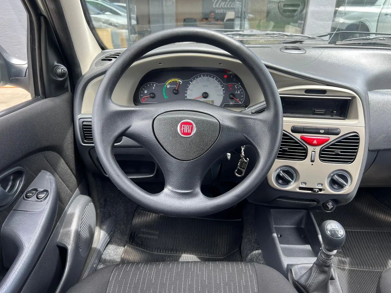 Fiat Palio 1.0 Economy Fire Flex 8V 4P 2013 - Foto 8