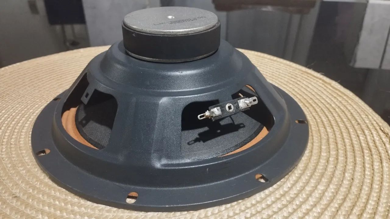 Alto-Falante Woofer 8 Polegadas 2.5 Ohms Amvox Preto e vermelho R$:100 Reais - Foto 3