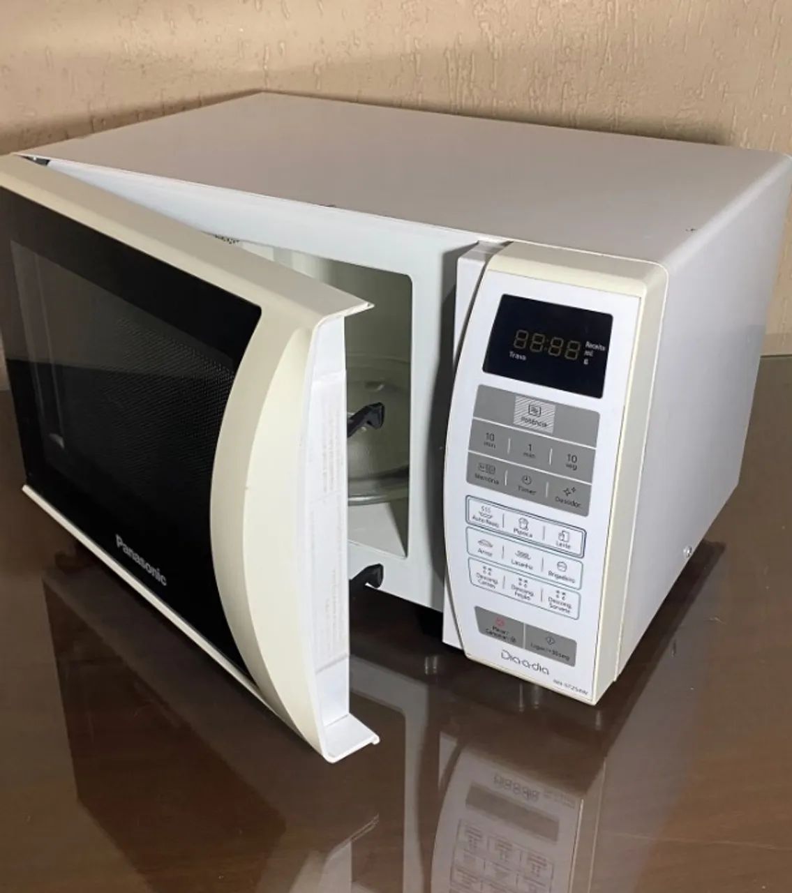 Microondas PANASONIC 21Litros - 127v - Foto 2