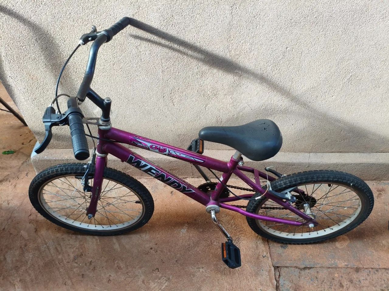 Vendo bicicleta roxa - Foto 3