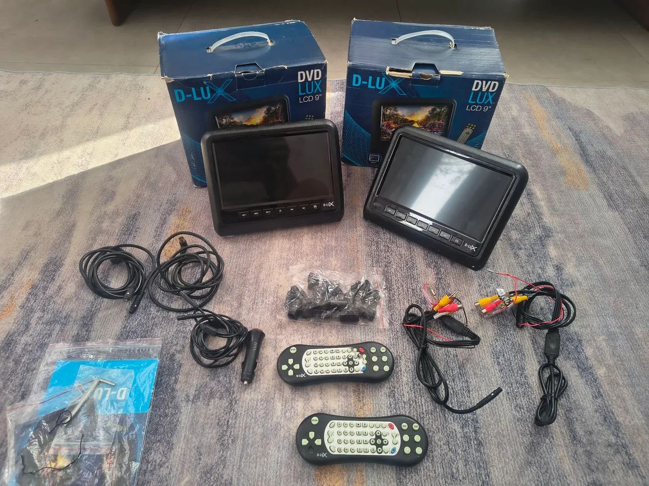 Tela de 9 polegadas para carro com DVD USB Cartão de memoria