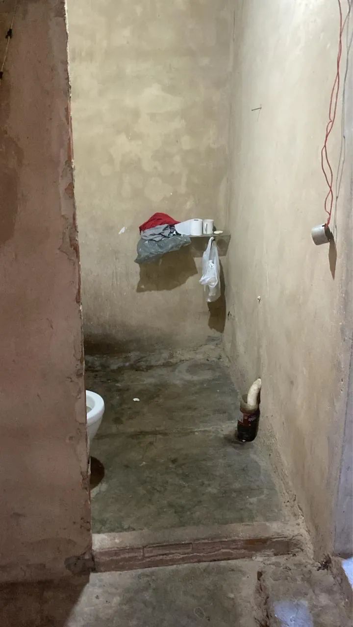 Casa muito espaçosa e o quintal perfeito para outra casa ? - Foto 2