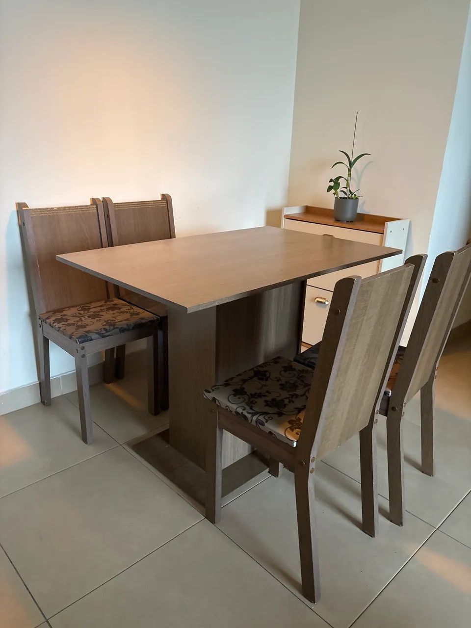 Mesa com 4 cadeiras - Foto 2