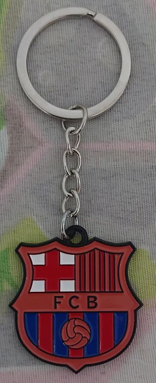 Chaveiro barcelona de metal 3D colorido - Foto 3