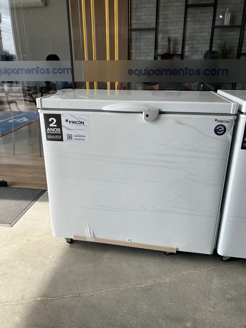Freezer horizontal 311L dupla ação - novo 