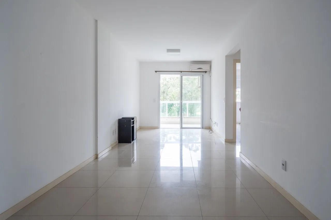 Apartamento com 2 quartos em frente a UFSC.