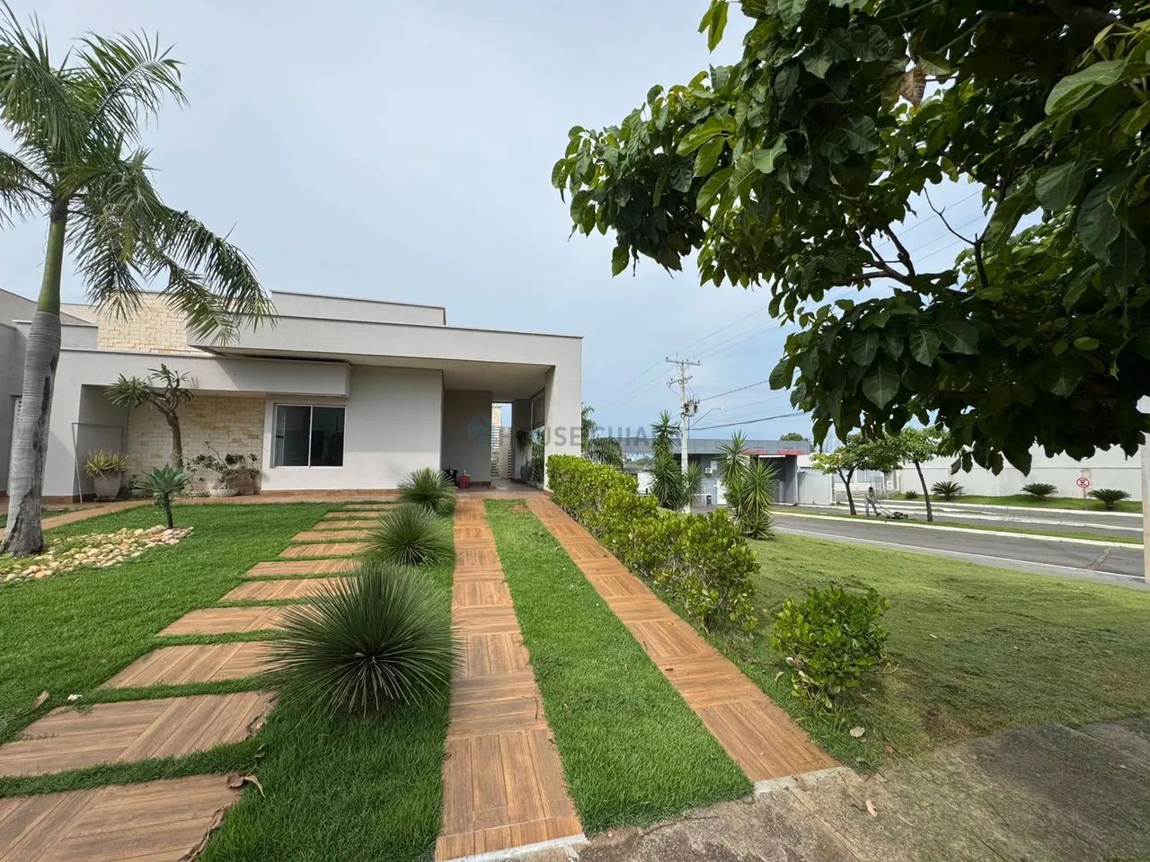 Casa Térrea Reformada no Bosque dos Ipês - Foto 4