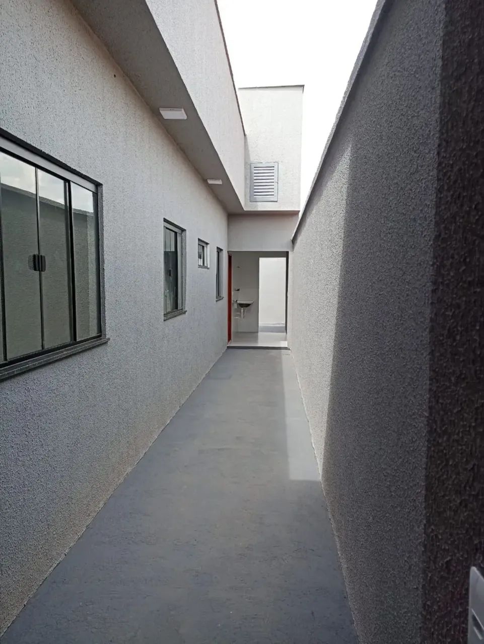 Casa com 3 quartos 1 suíte com quintal em Neropólis - Foto 2