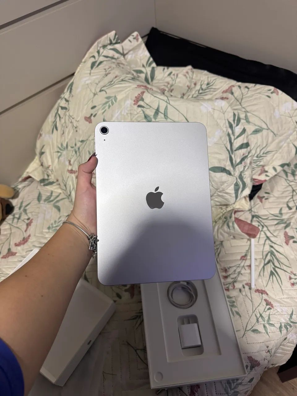 ipad a16 (11° geração) 128gb silver com teclado e pencil - Tablets