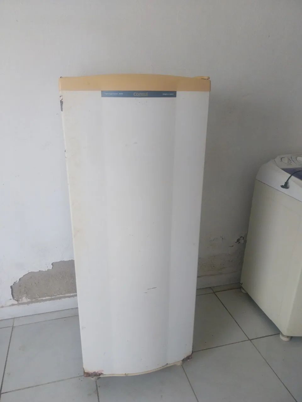 Geladeira Consul semi nova funcionando perfeitamente 