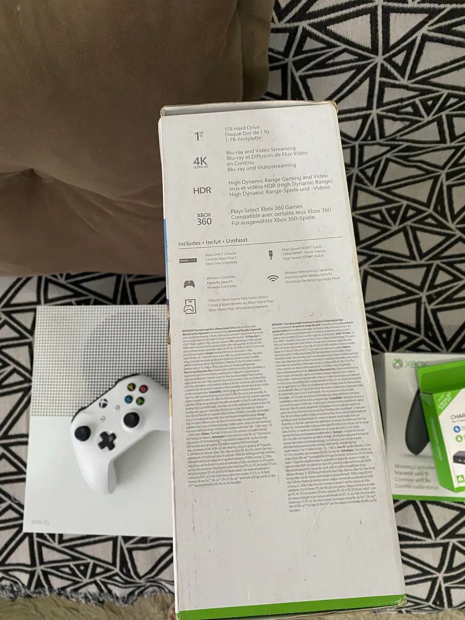 XBOX  ONE S 