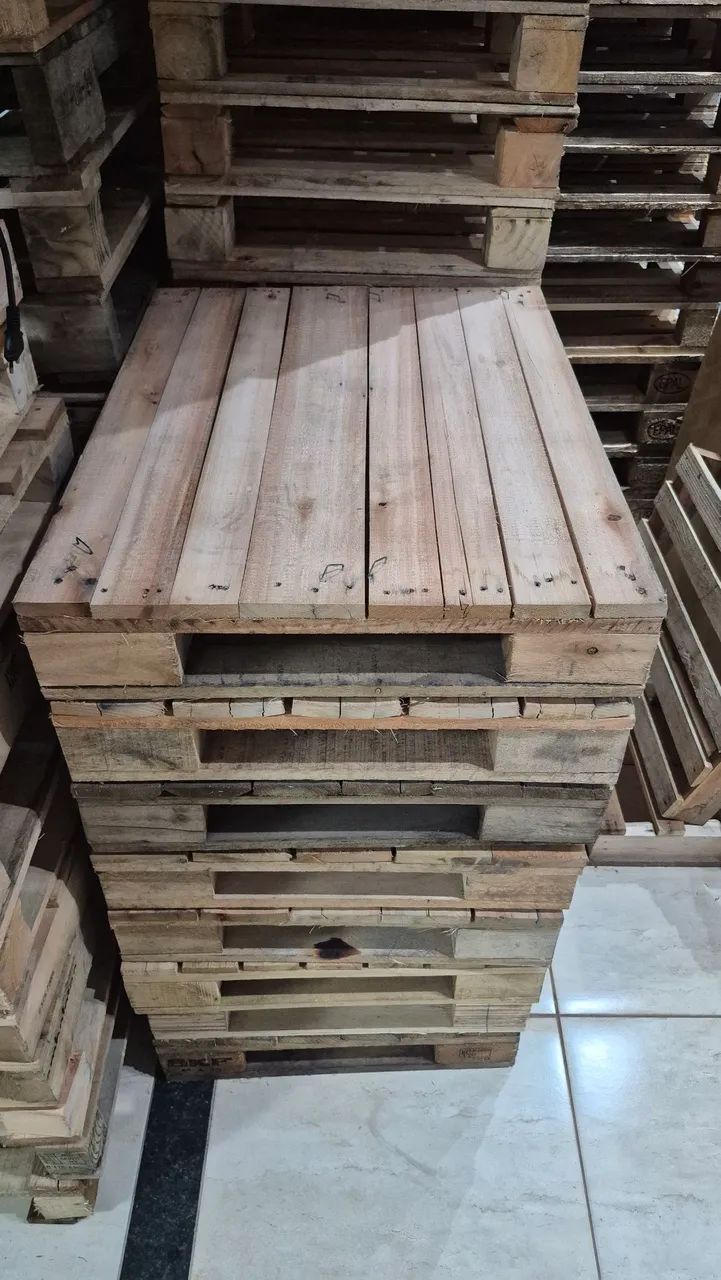 Pallets seminovos medida 0.80 por 0.60 centímetros, madeira eucalipto, entregamos.  - Foto 2